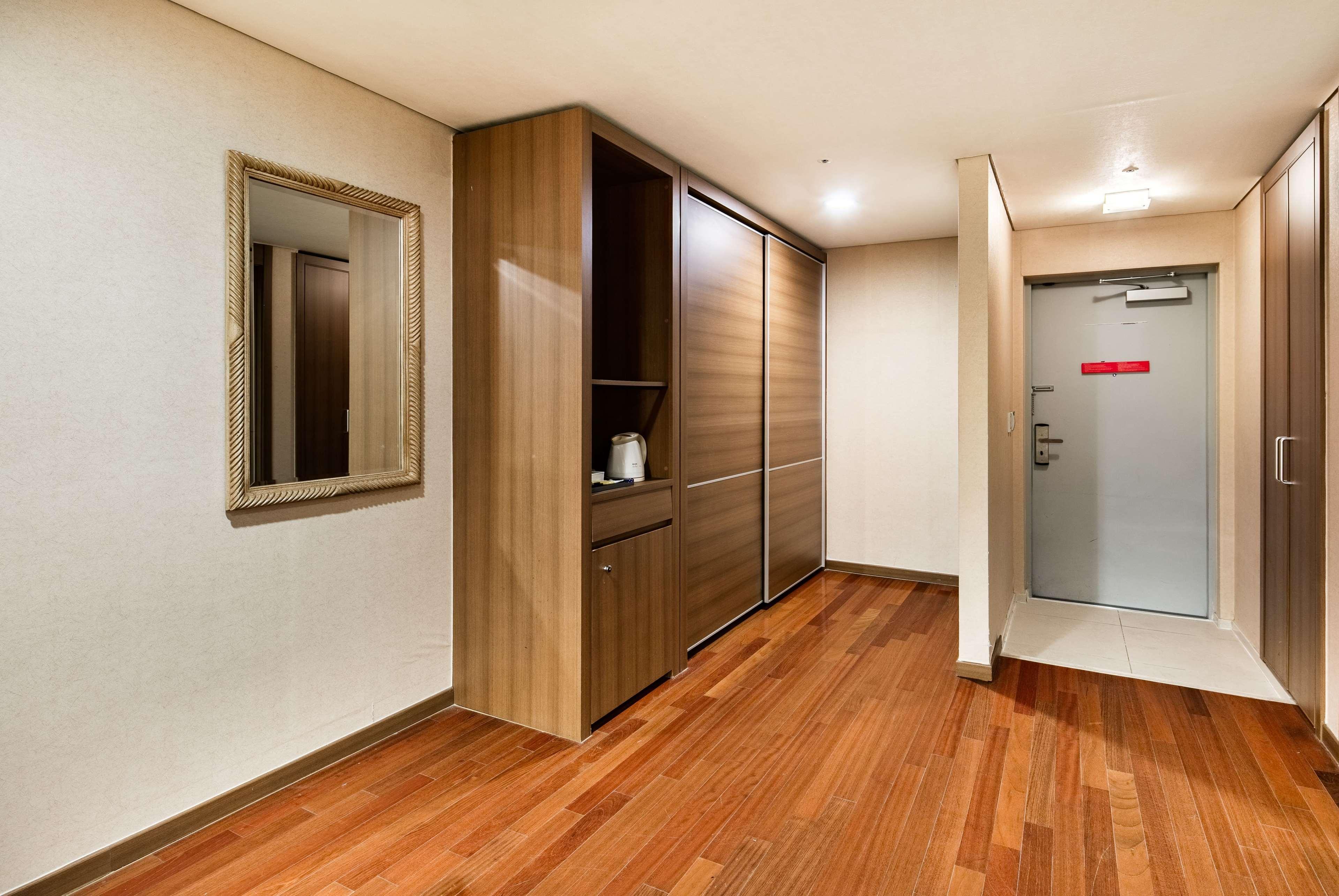 Ramada Hotel And Suites Seoul Namdaemun Exterior photo