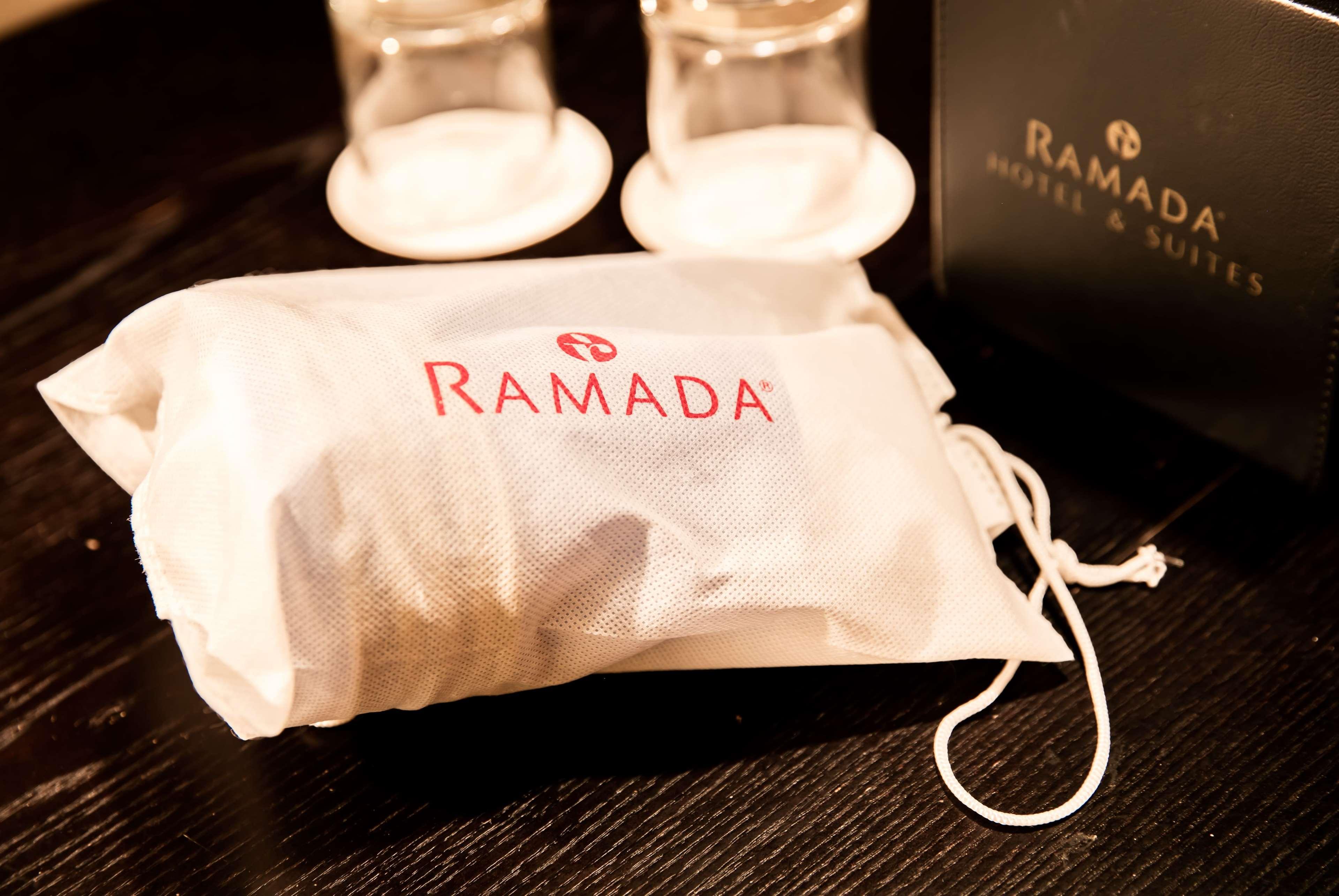 Ramada Hotel And Suites Seoul Namdaemun Exterior photo